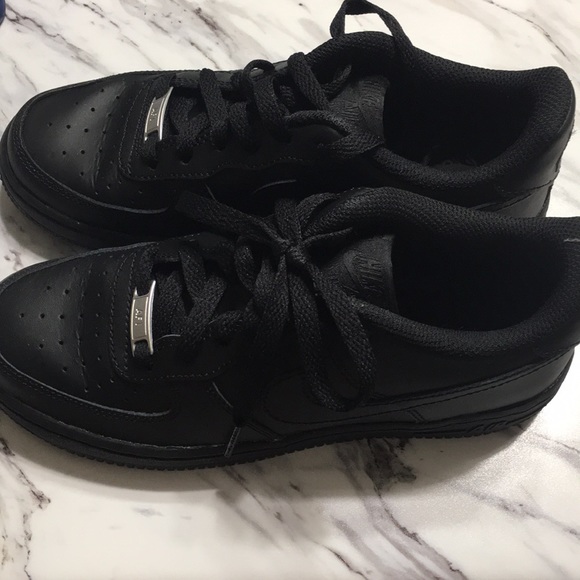 Nike Air Force 1 Boys Grade School Size 4 - Picture 1 of 4